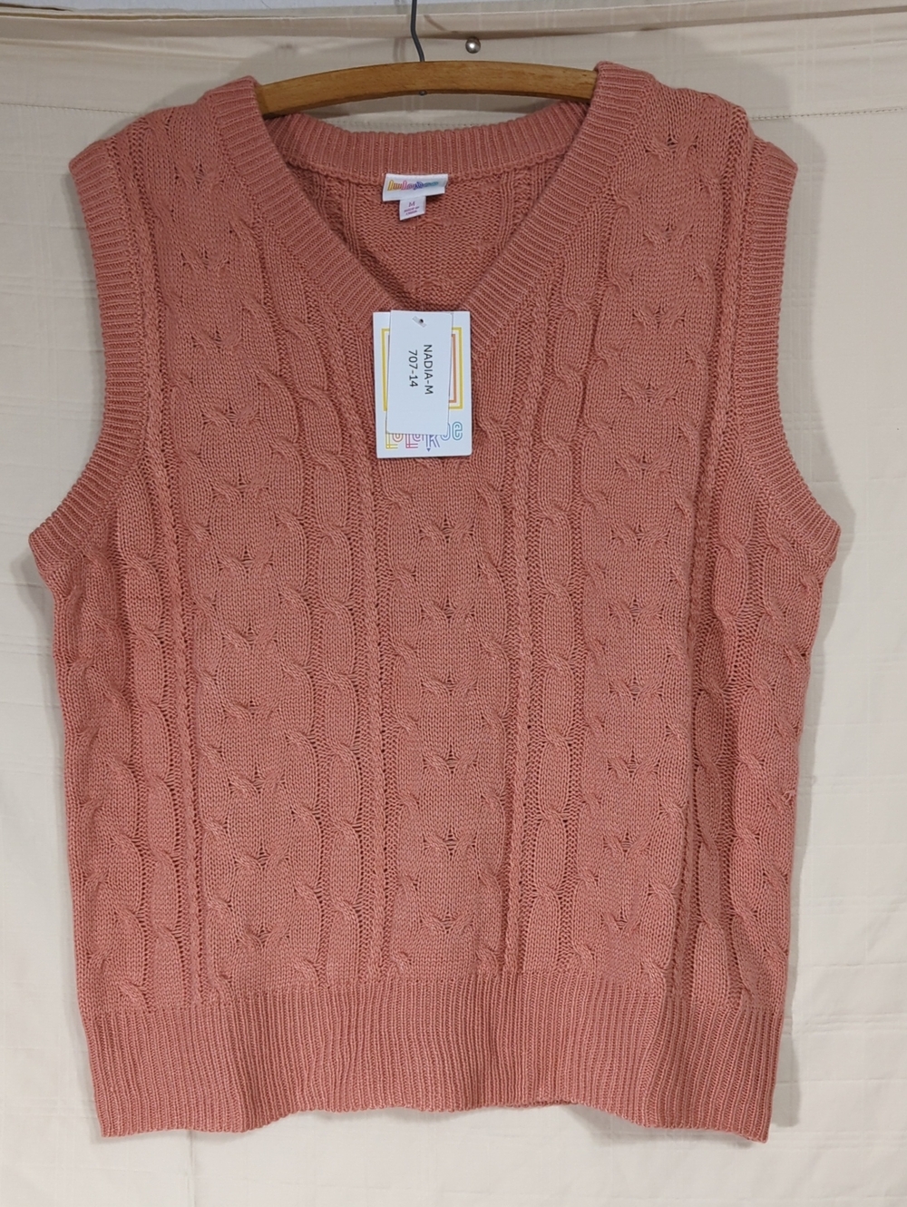 Lularoe Nadia Cable Knit Pullover V-Neck Sweater Vest Medium Blush